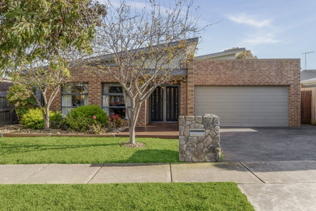 33 Penleigh Crescent