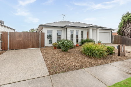 61 Oakdean Boulevard