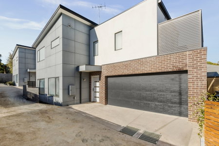 2/3 Petras Place