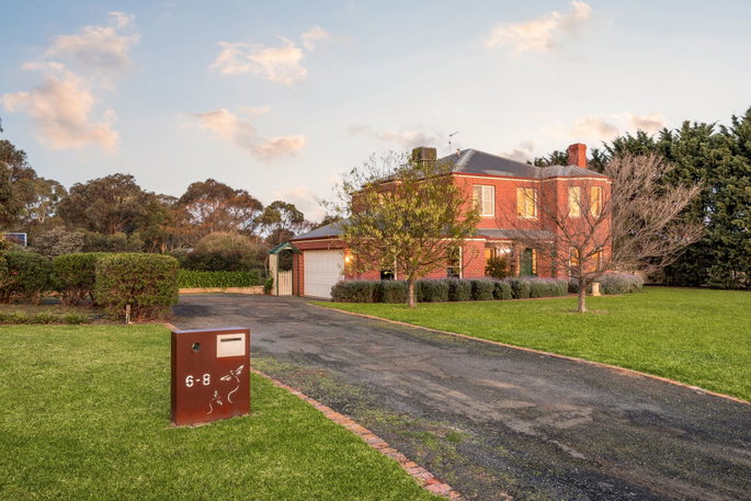 6-8 Charlemont Court