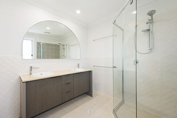 Listing image for 21 Hillview Crescent, Little Mountain  QLD  4551