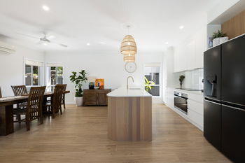 Listing image for 21 Hillview Crescent, Little Mountain  QLD  4551