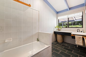 Listing image for 7 Hamilton Close, Mooloolah Valley  QLD  4553