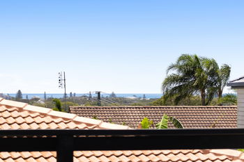 Listing image for 35 Enfield Crescent, Battery Hill  QLD  4551