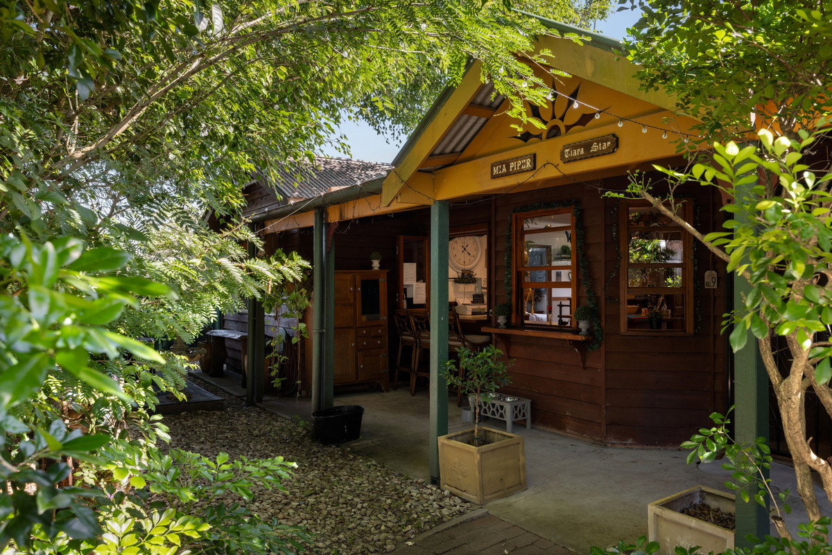 Listing image for 9 Pinaroo Street, Battery Hill  QLD  4551