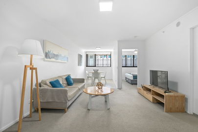 702/9-11 Walden Lane