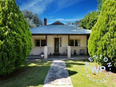 15 Glebe Road, BALHANNAH