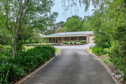 24 Bernhardt Crescent, HAHNDORF
