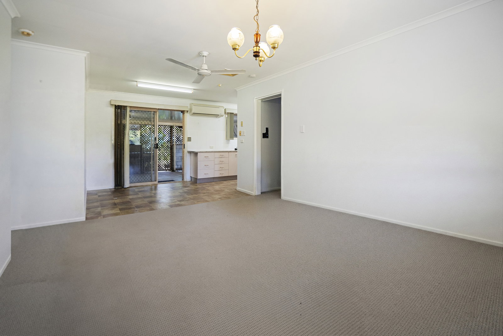 24 Thomas Thomsen Drive, Thabeban  QLD  4670