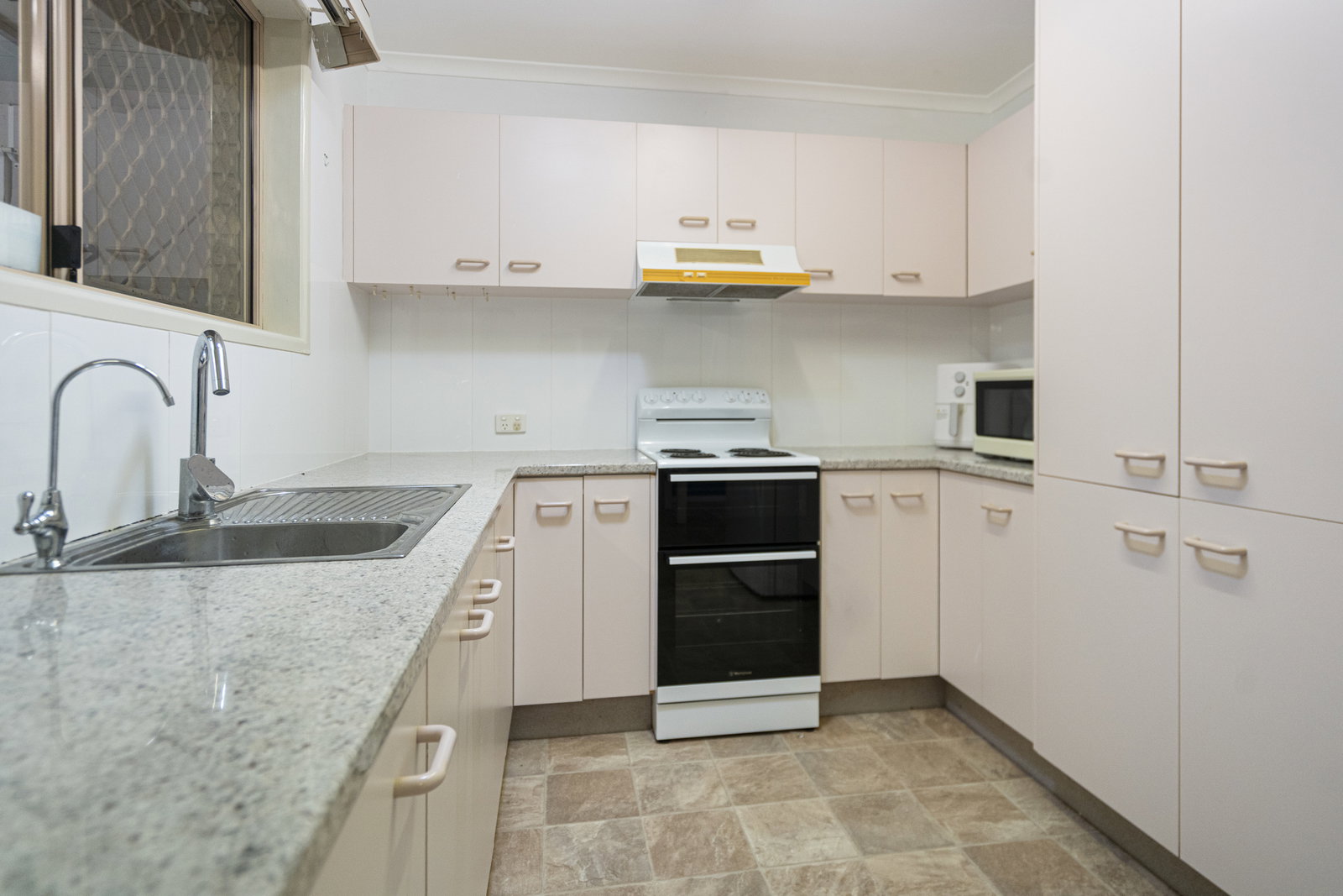 24 Thomas Thomsen Drive, Thabeban  QLD  4670