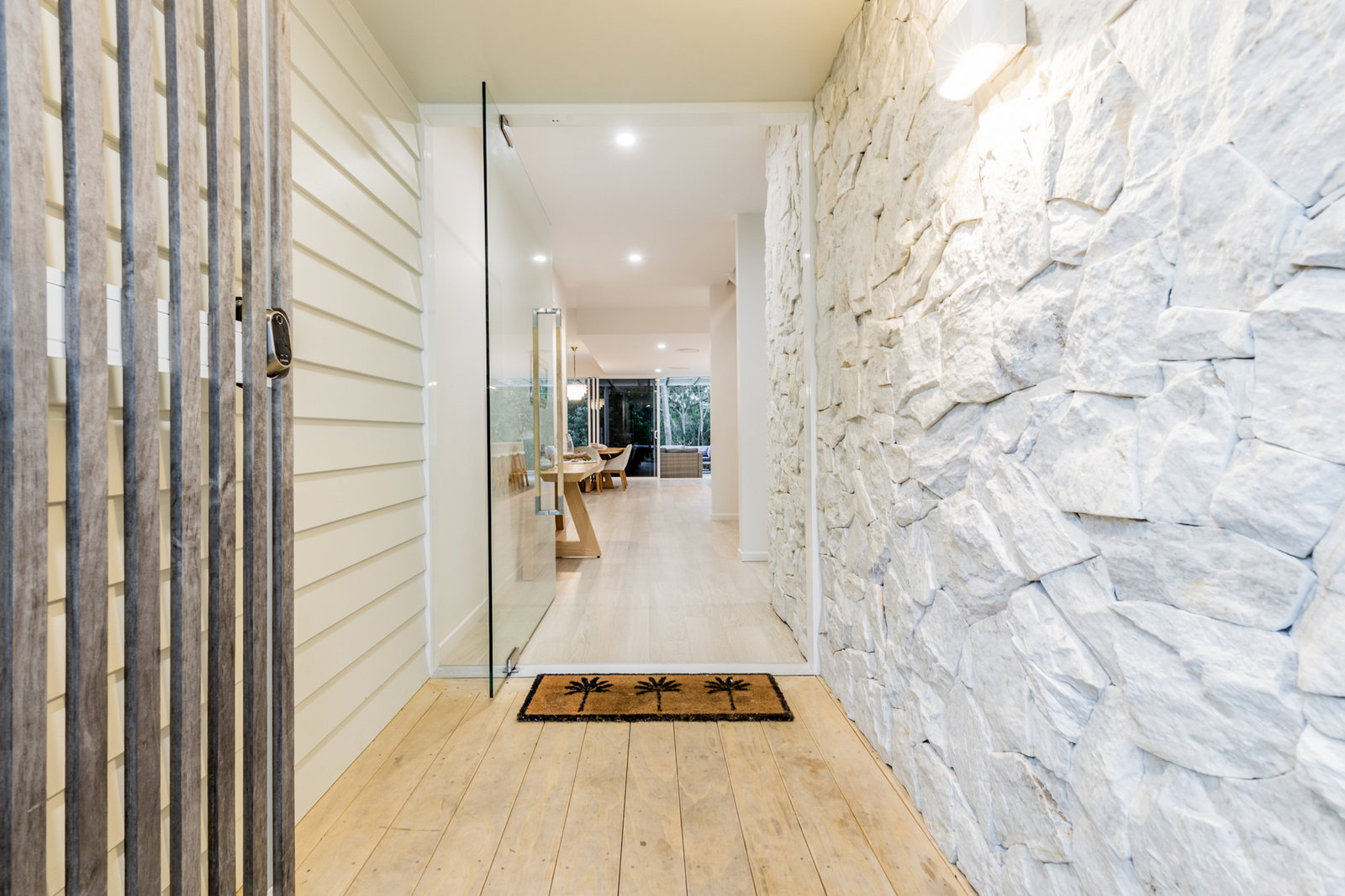 3/12 Ocean Beach Drive, Agnes Water  QLD  4677