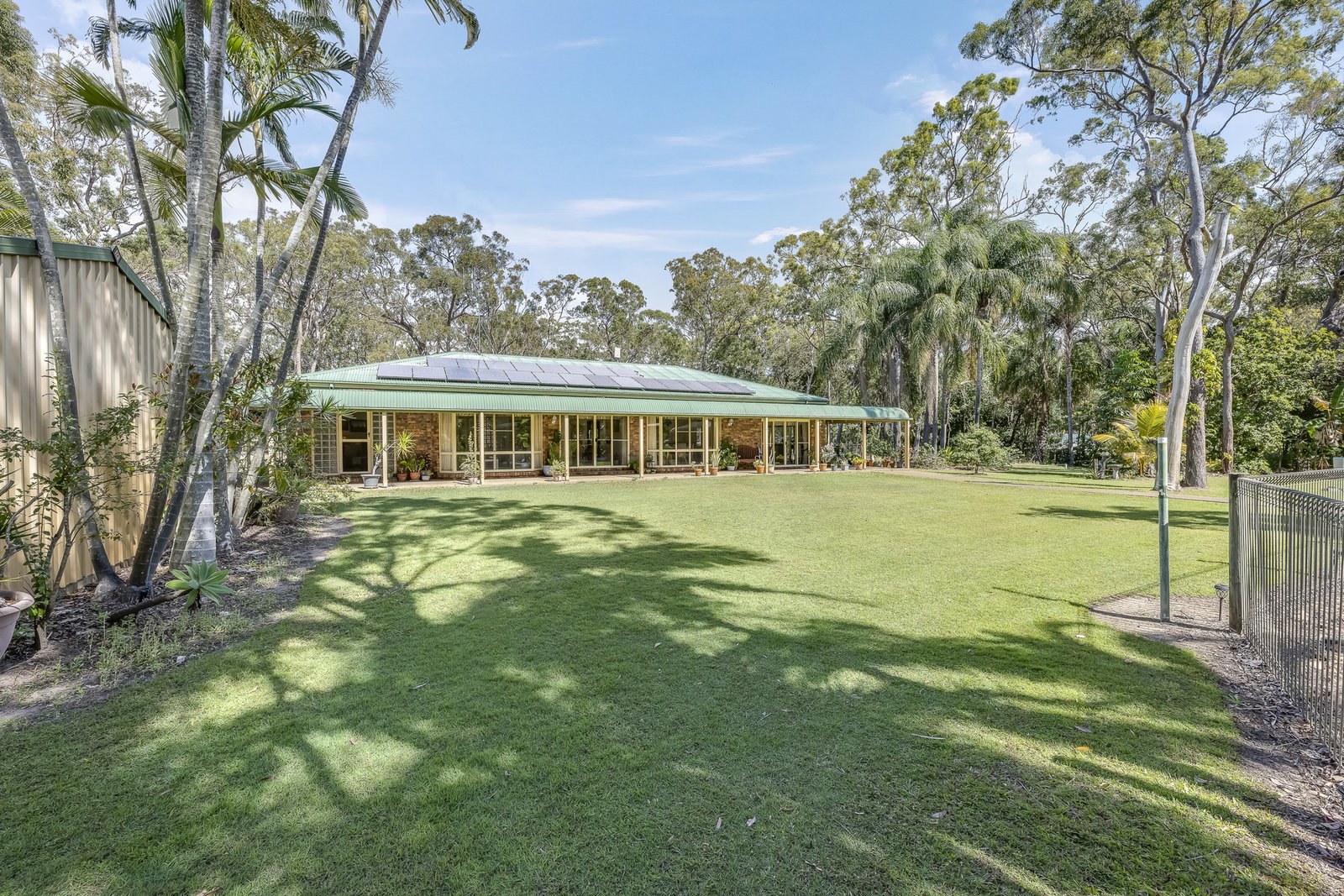 14 Hannah Court, Moore Park Beach  QLD  4670