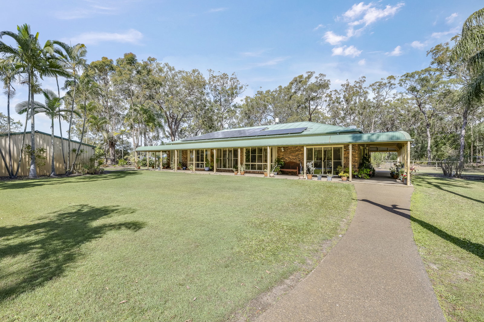 14 Hannah Court, Moore Park Beach  QLD  4670