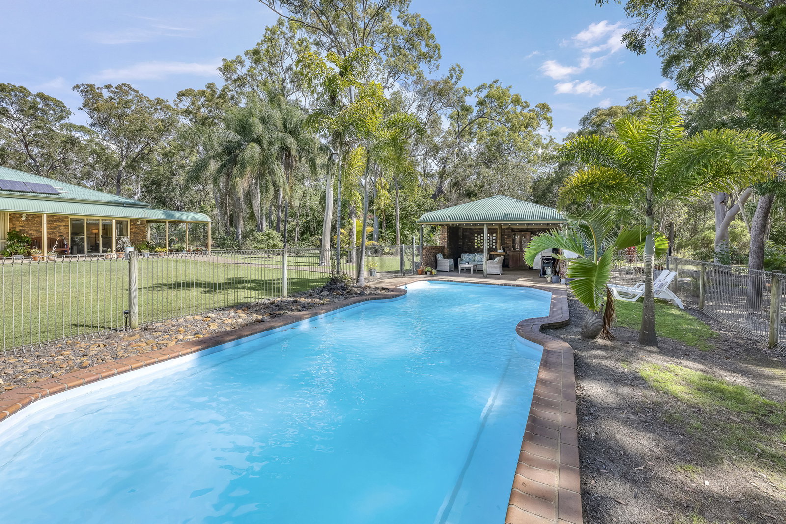 14 Hannah Court, Moore Park Beach  QLD  4670