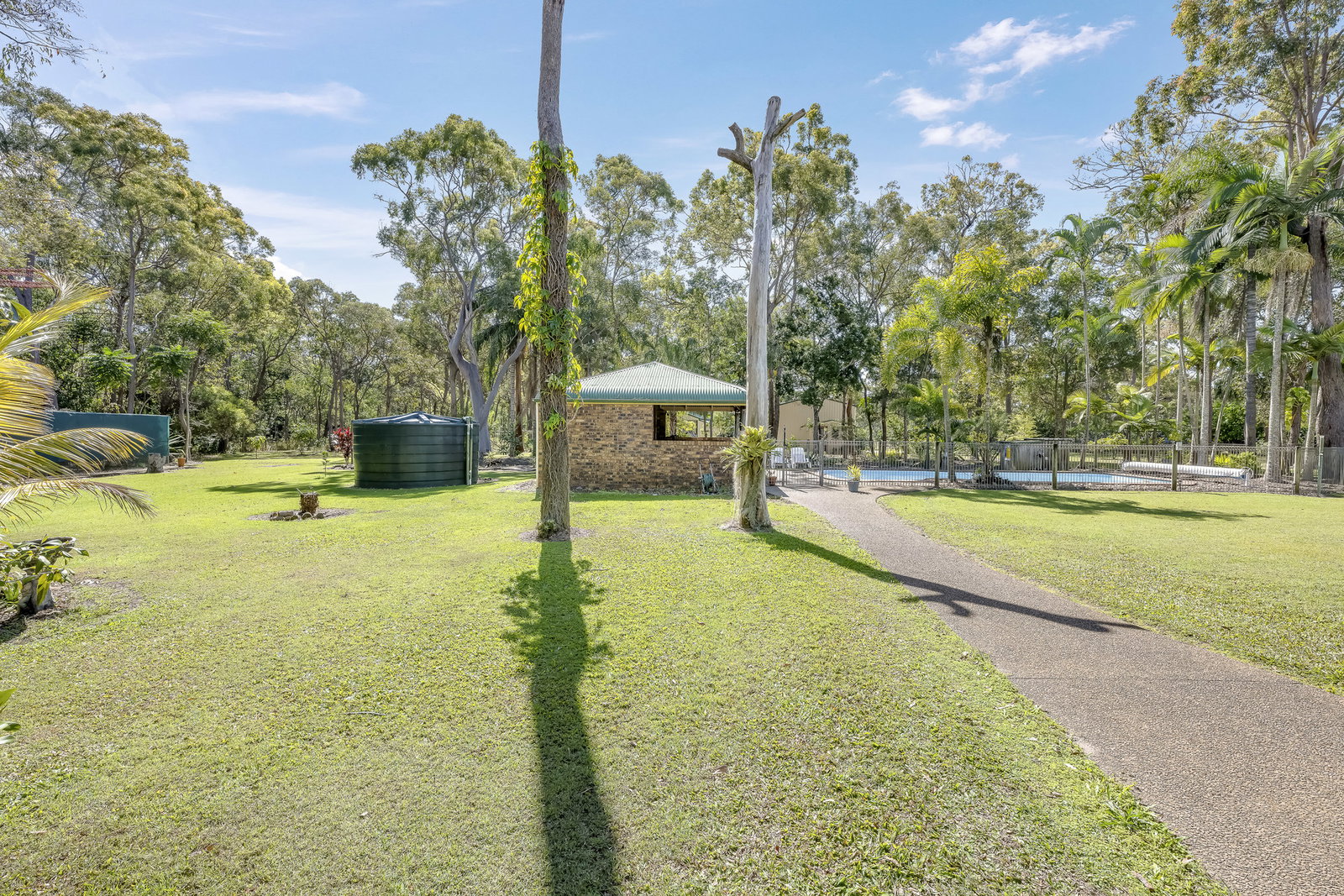 14 Hannah Court, Moore Park Beach  QLD  4670