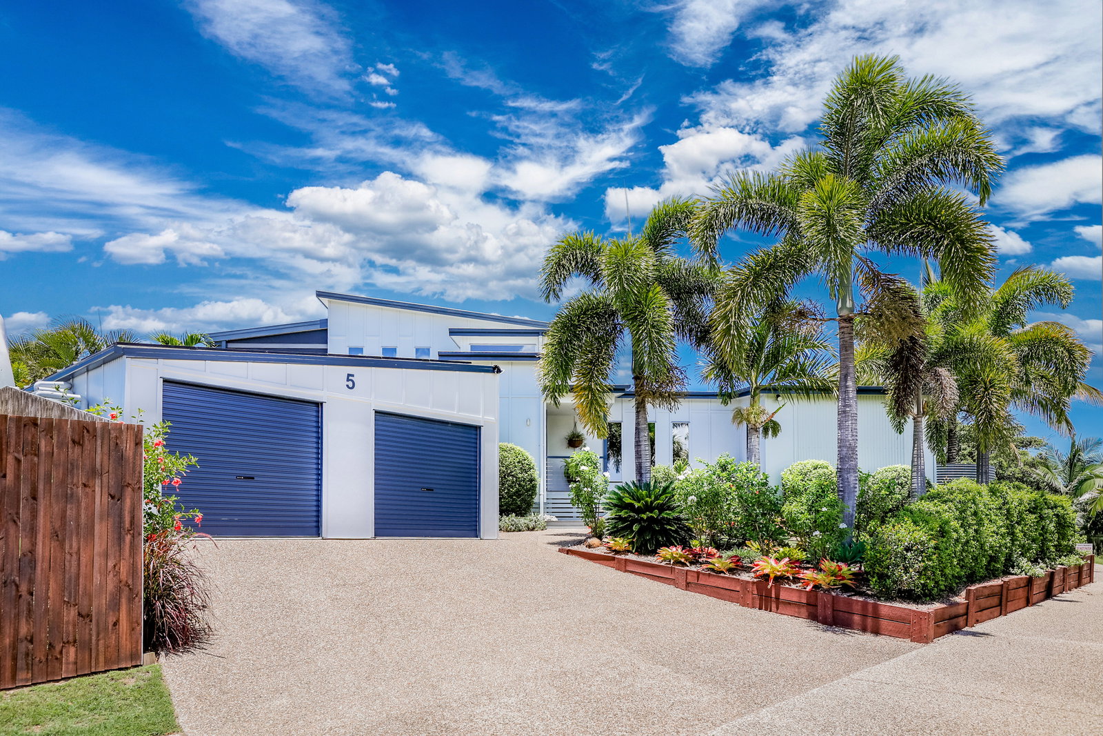5 Coral Avenue, Agnes Water  QLD  4677