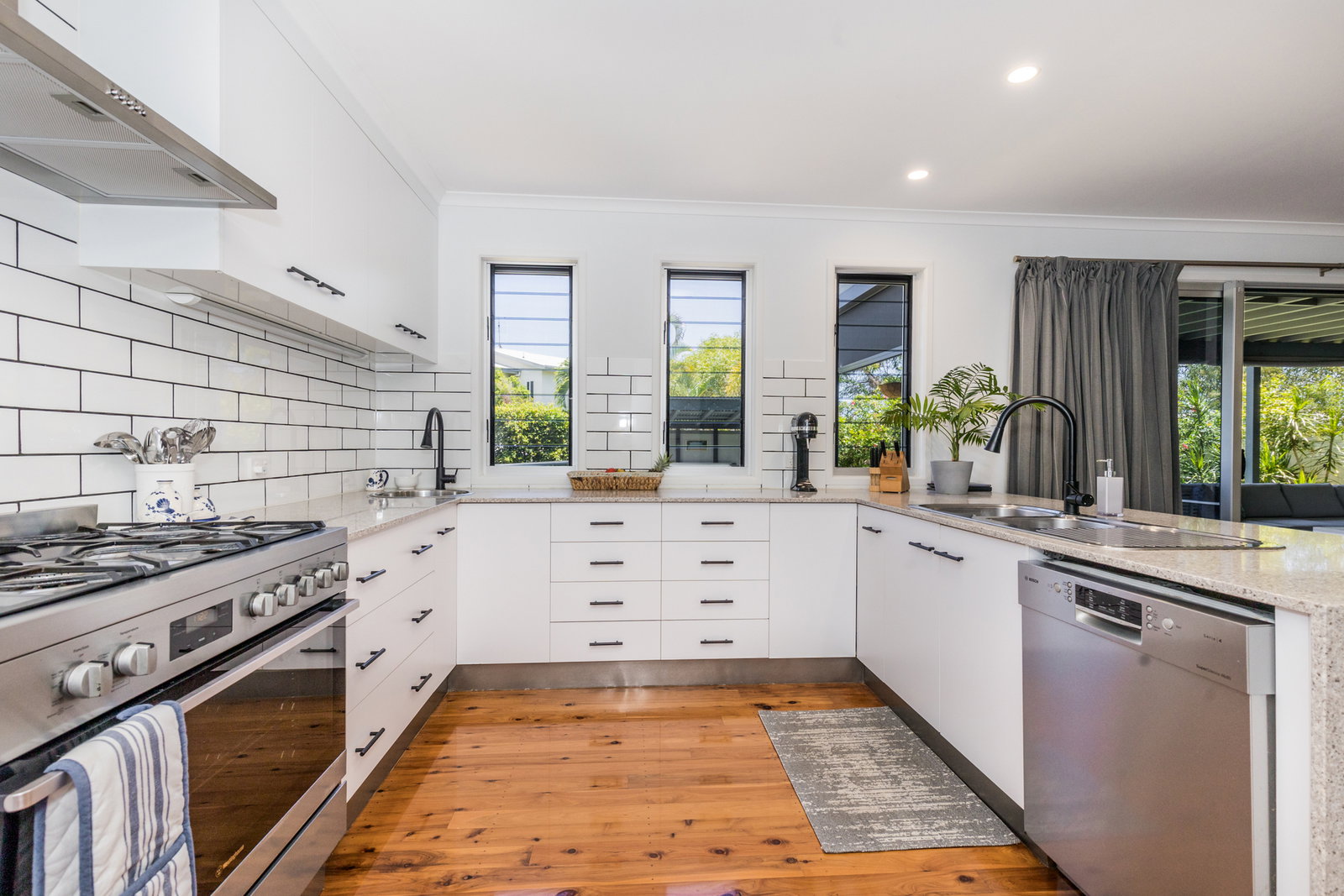 5 Coral Avenue, Agnes Water  QLD  4677
