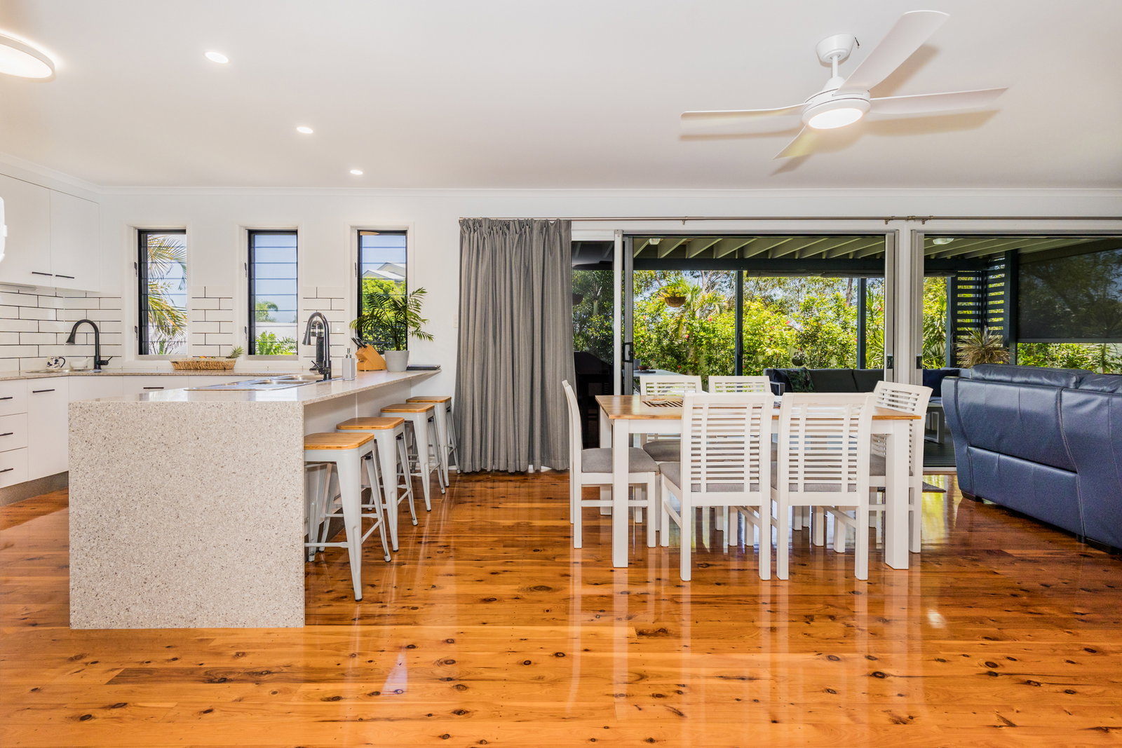 5 Coral Avenue, Agnes Water  QLD  4677