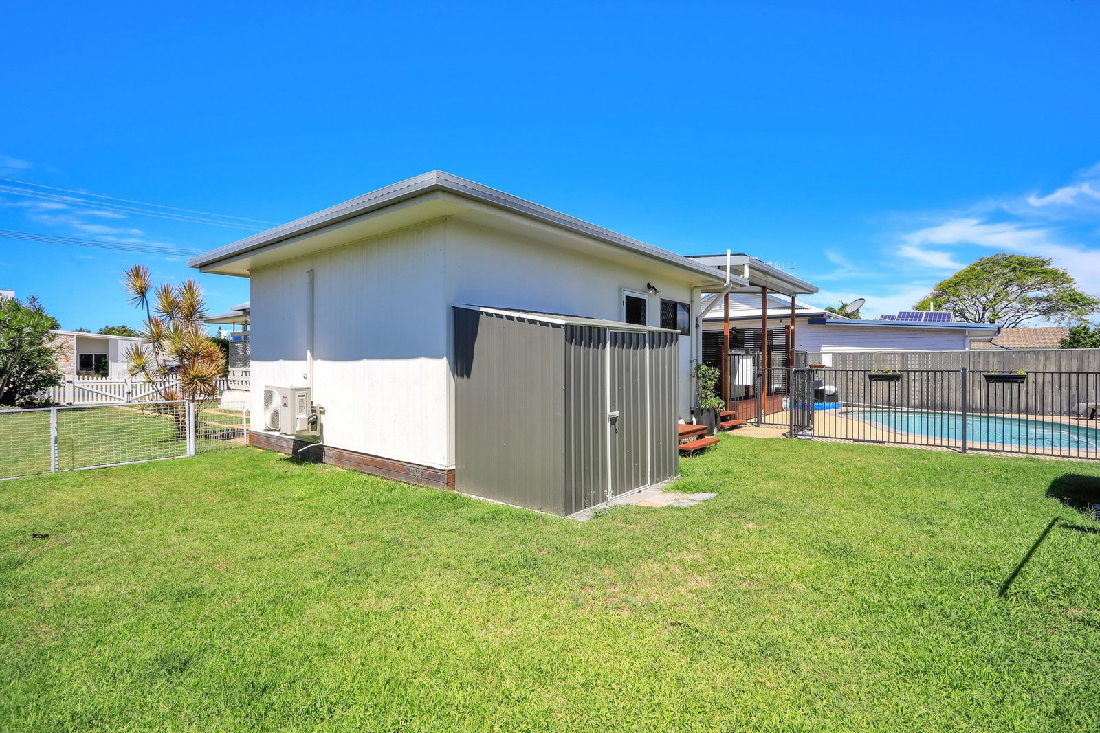 25 Holland Street, Bargara  QLD  4670