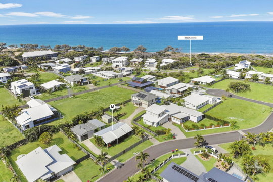 25 Waterfront Drive, Agnes Water  QLD  4677