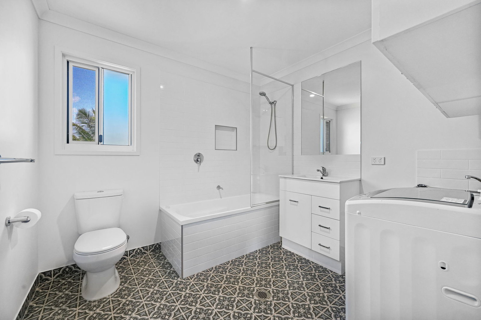25 Waterfront Drive, Agnes Water  QLD  4677