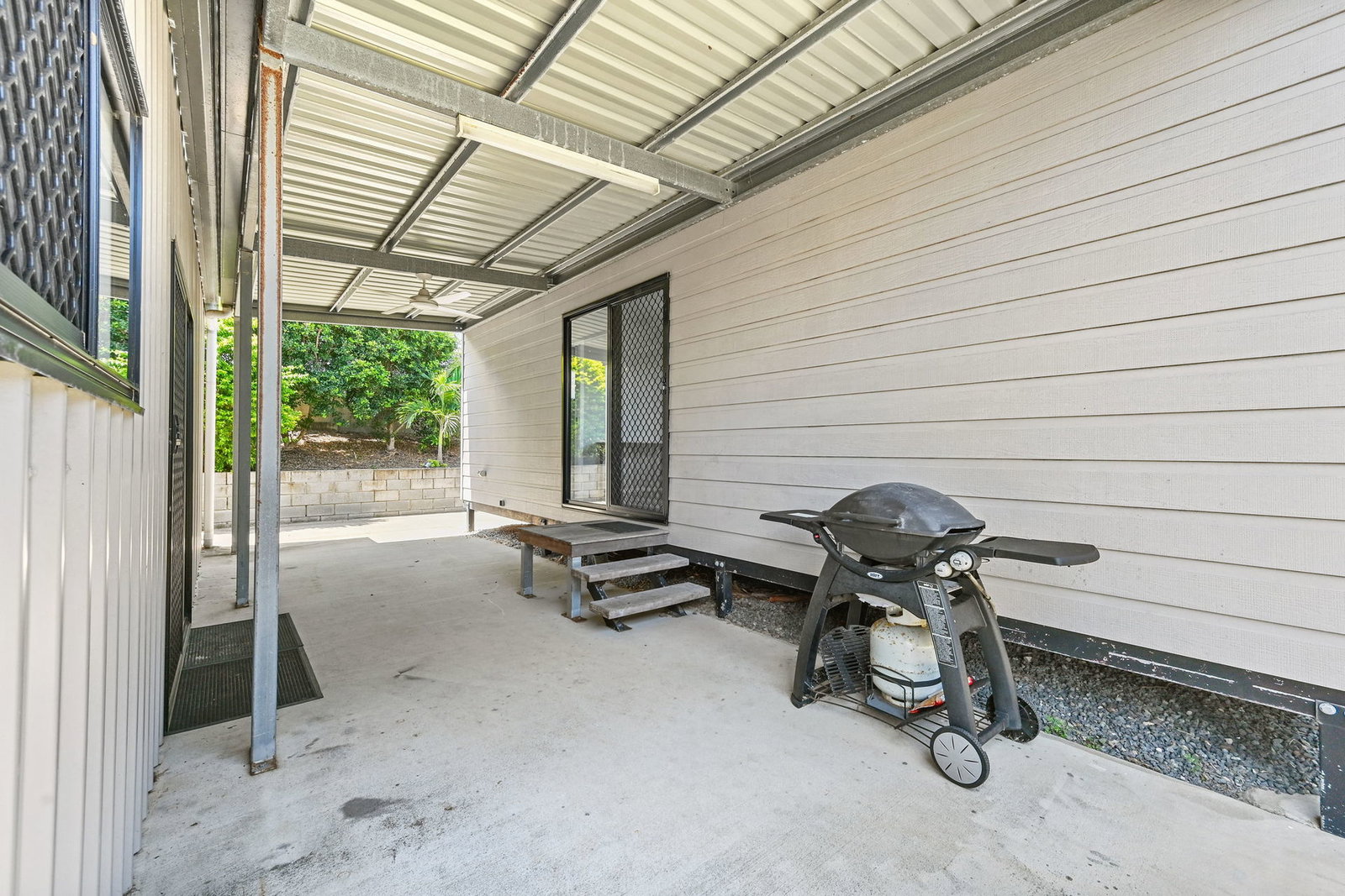 25 Waterfront Drive, Agnes Water  QLD  4677