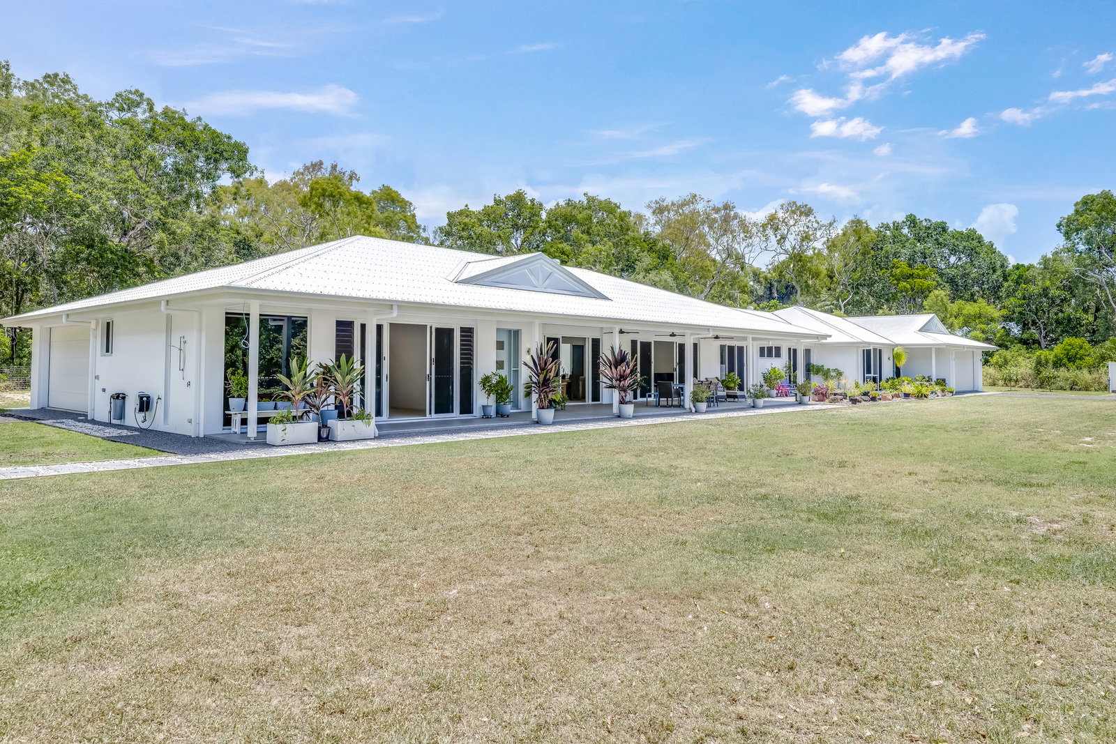 39 Sylvan Drive, Moore Park Beach  QLD  4670