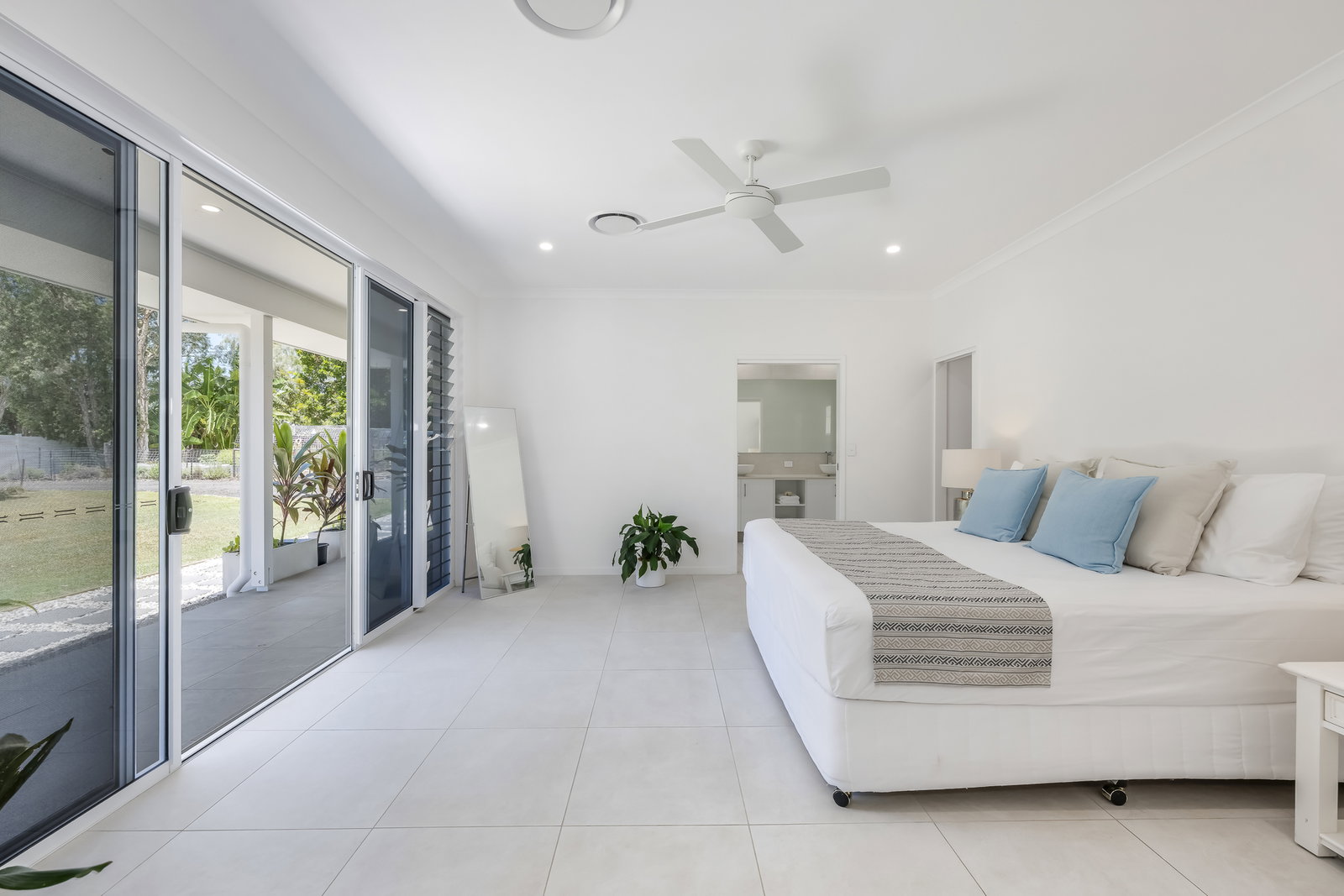 39 Sylvan Drive, Moore Park Beach  QLD  4670