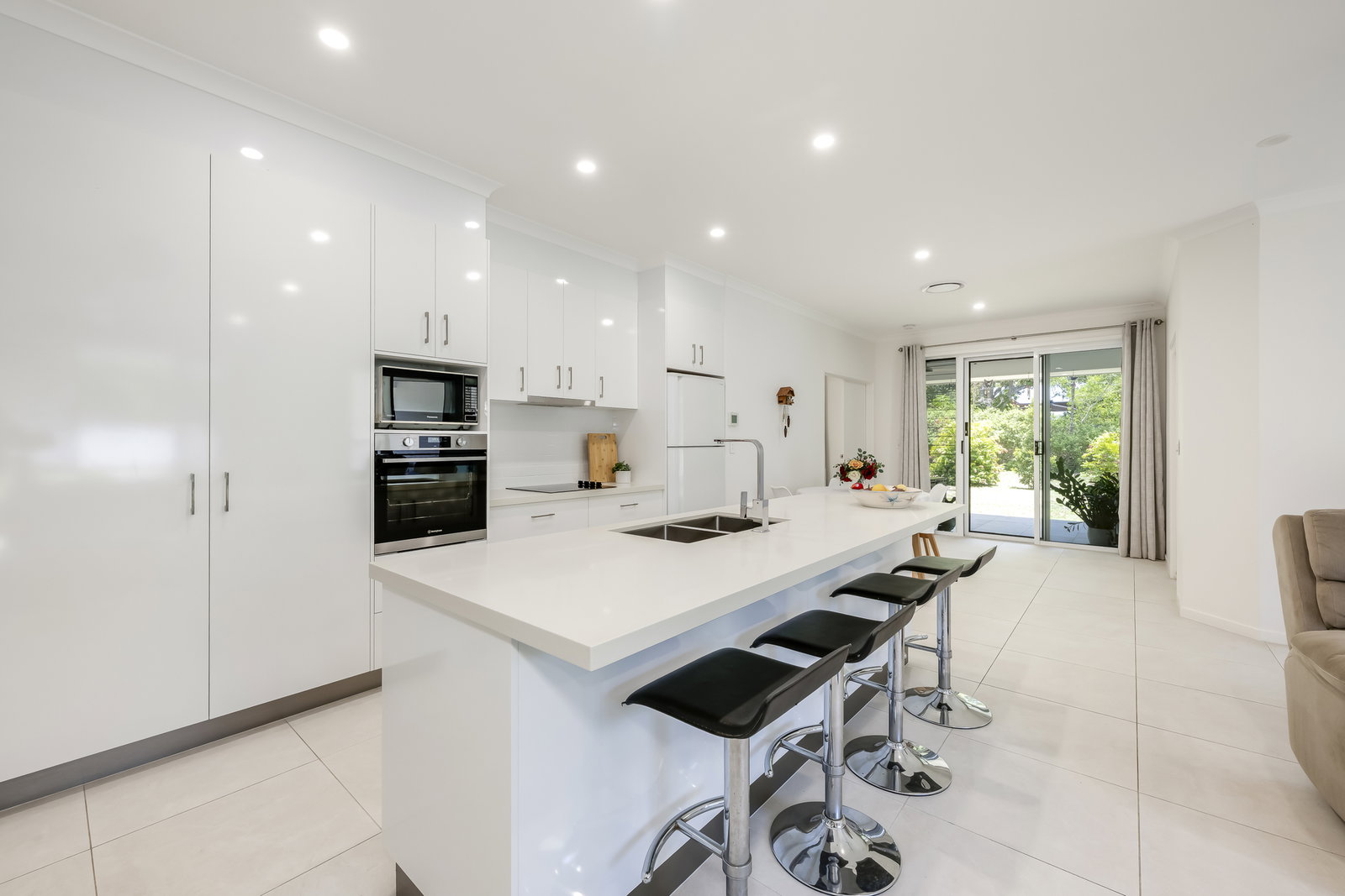 39 Sylvan Drive, Moore Park Beach  QLD  4670