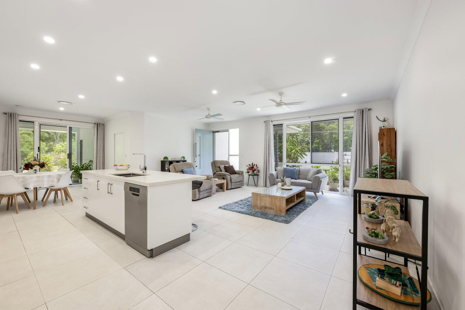 39 Sylvan Drive, Moore Park Beach  QLD  4670