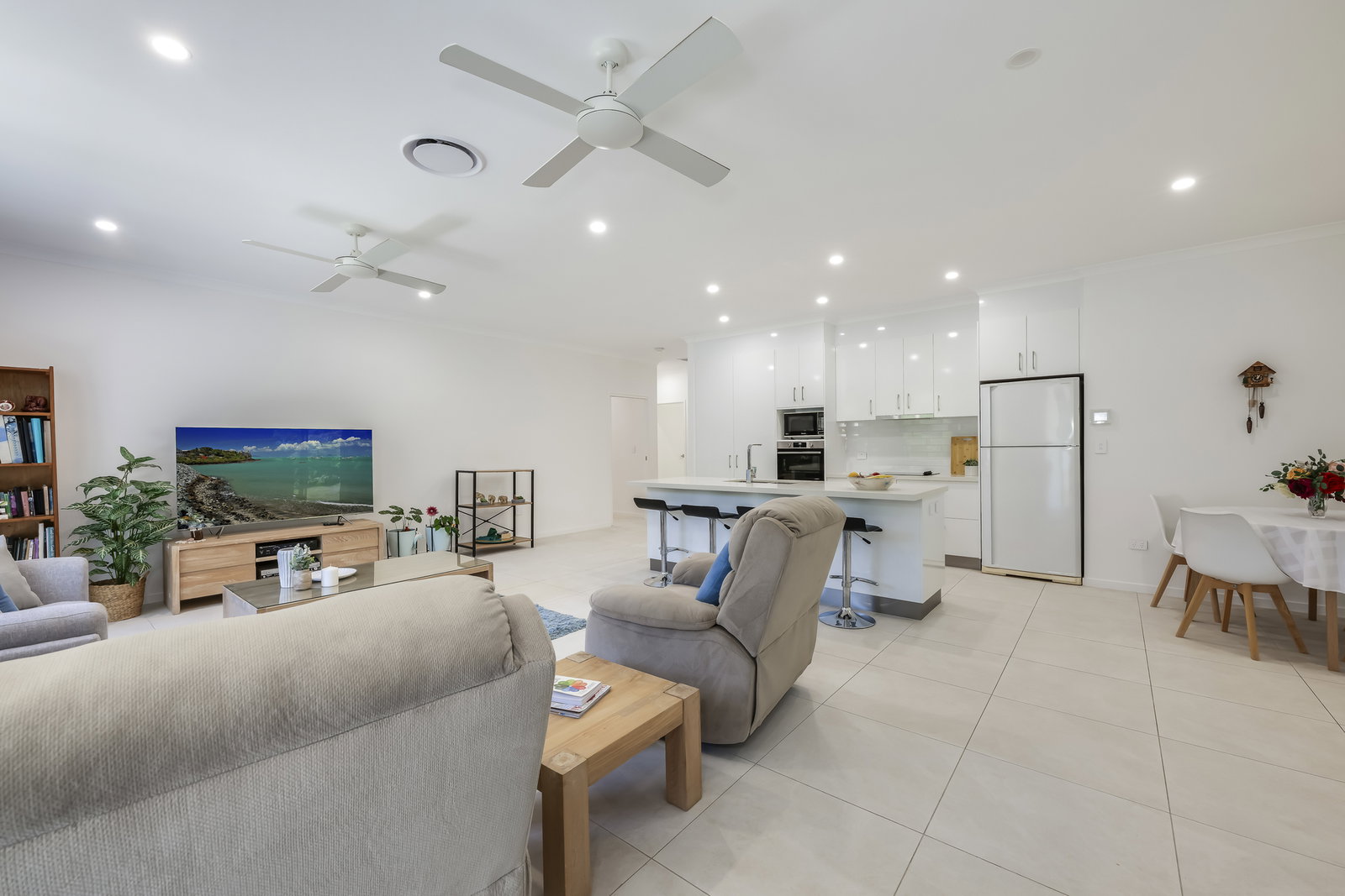39 Sylvan Drive, Moore Park Beach  QLD  4670