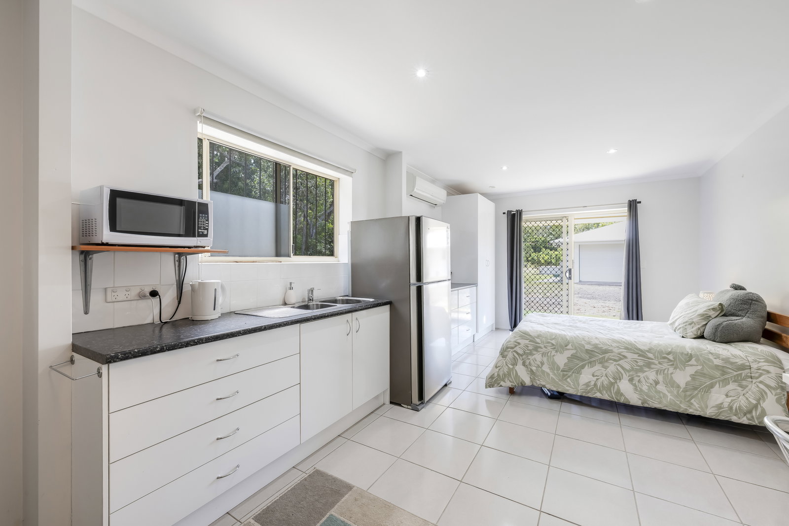 39 Sylvan Drive, Moore Park Beach  QLD  4670