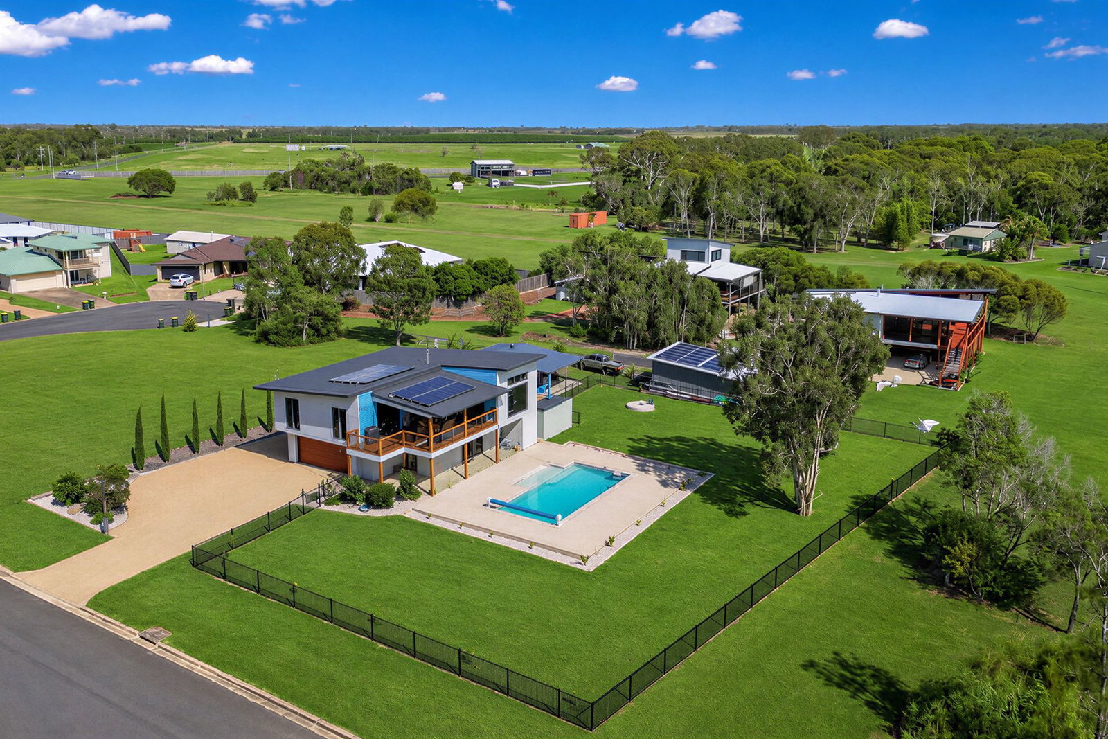 3 Mitchell Street, Elliott Heads  QLD  4670