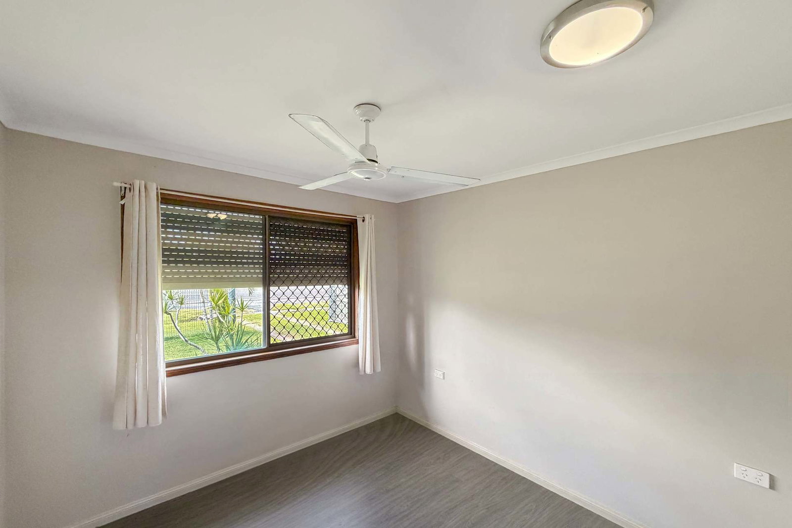 33 Fairymead Road, Bundaberg North  QLD  4670