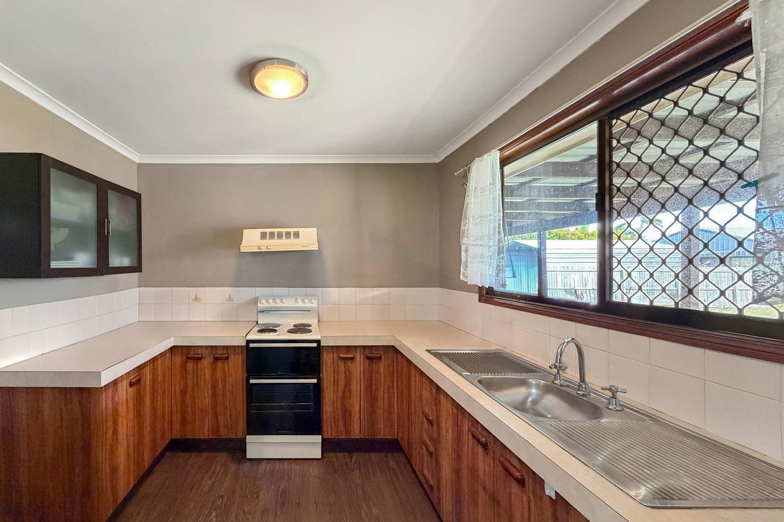 33 Fairymead Road, Bundaberg North  QLD  4670