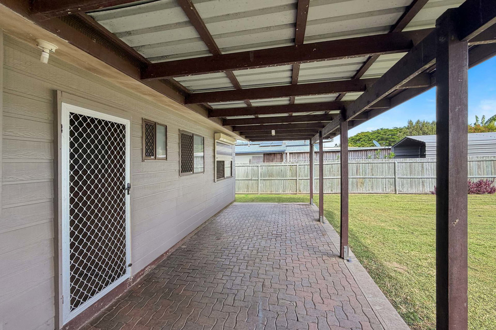 33 Fairymead Road, Bundaberg North  QLD  4670