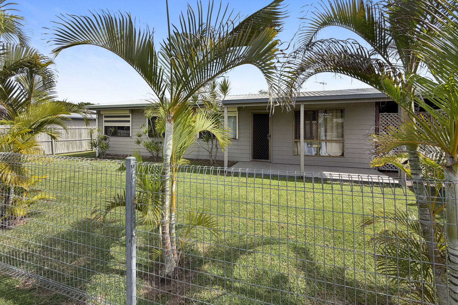 33 Fairymead Road, Bundaberg North  QLD  4670