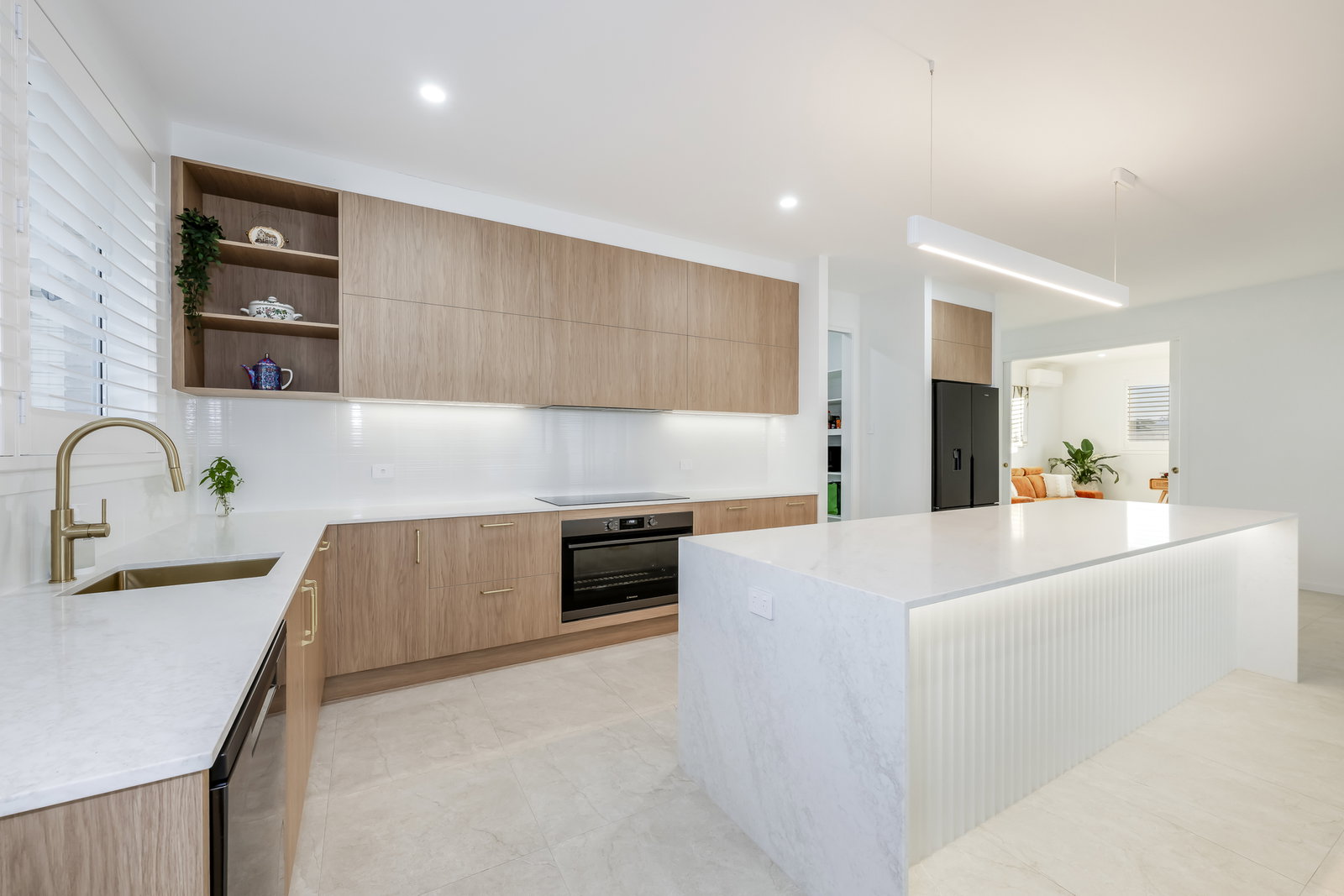 4 Sarazen Street, Coral Cove  QLD  4670