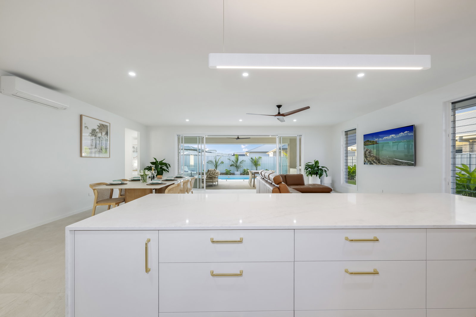 4 Sarazen Street, Coral Cove  QLD  4670