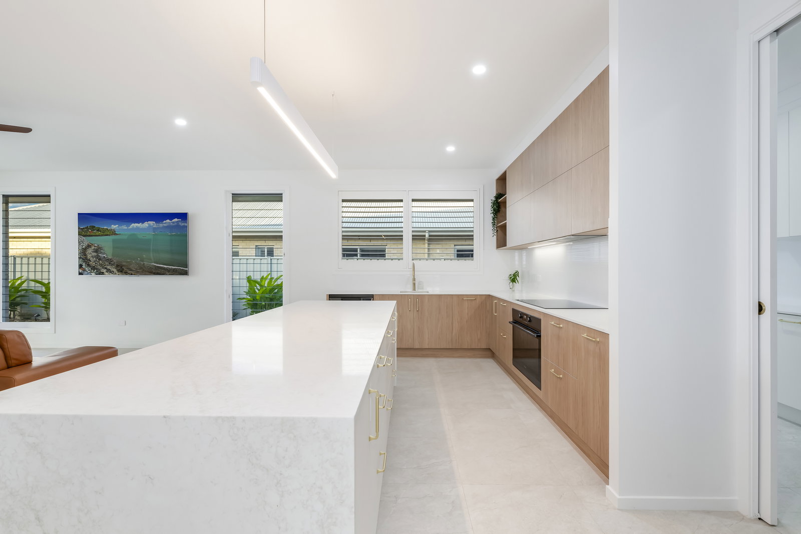 4 Sarazen Street, Coral Cove  QLD  4670