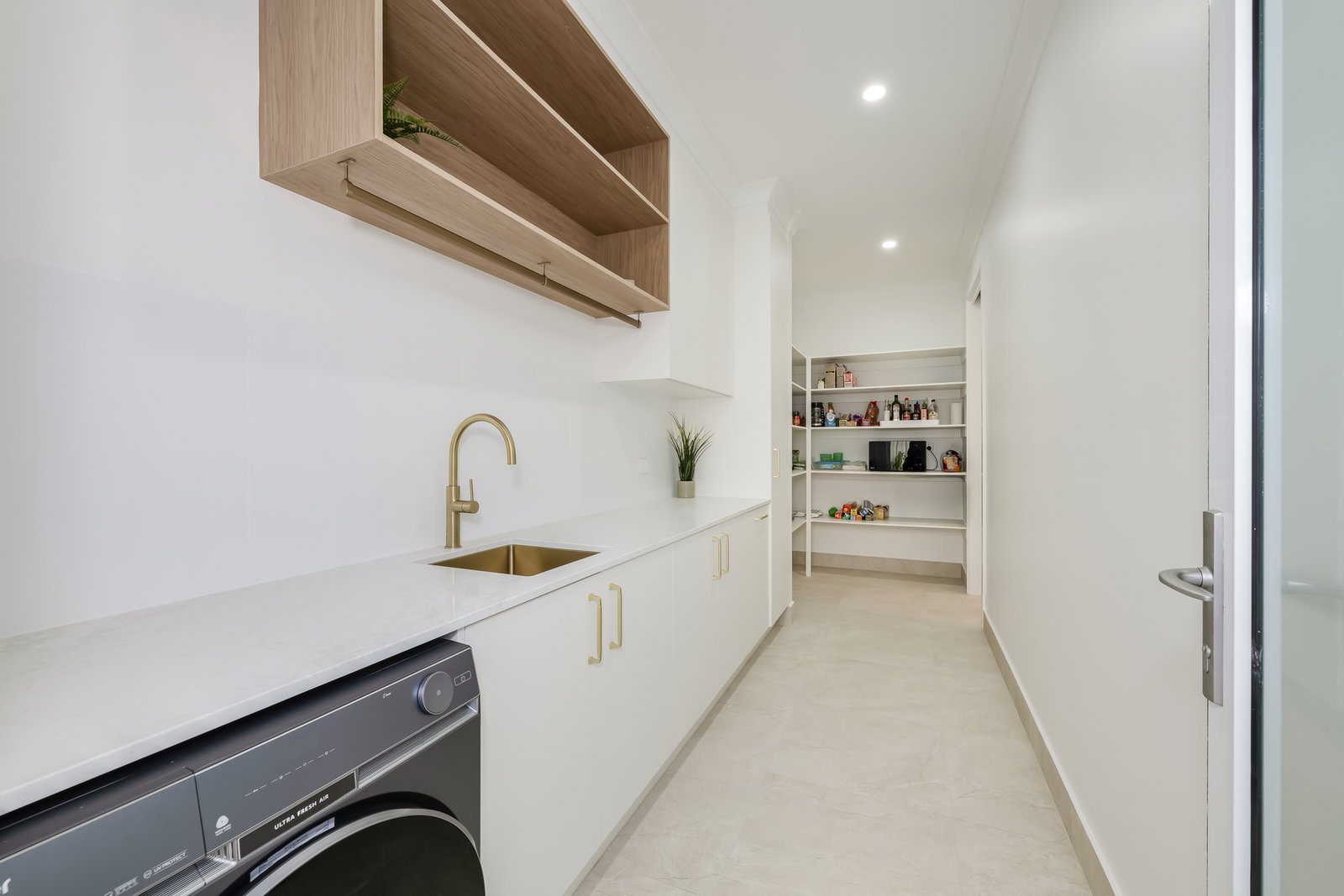 4 Sarazen Street, Coral Cove  QLD  4670