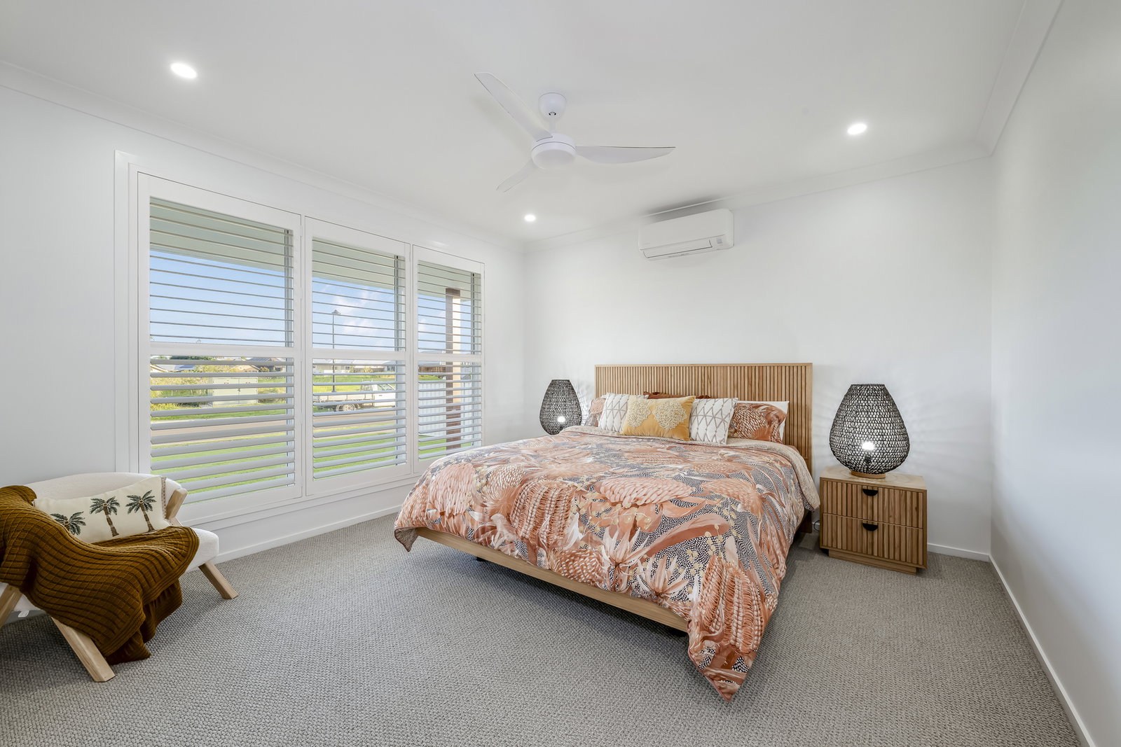 4 Sarazen Street, Coral Cove  QLD  4670