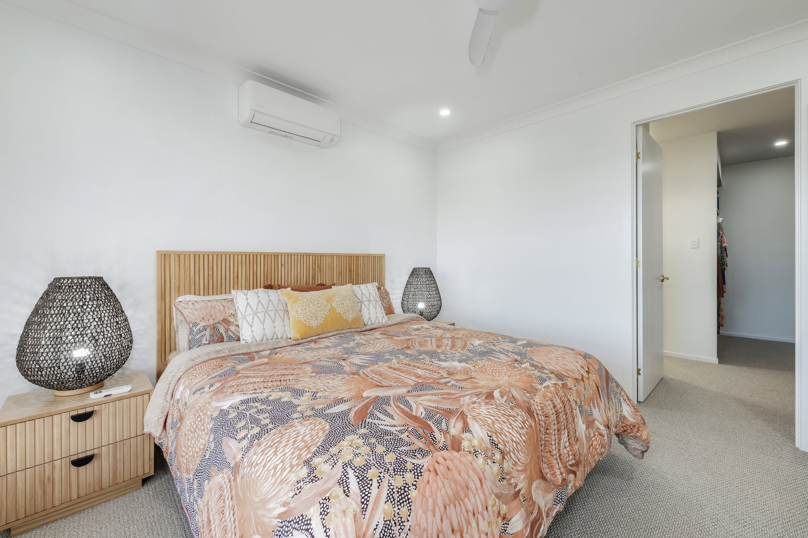 4 Sarazen Street, Coral Cove  QLD  4670