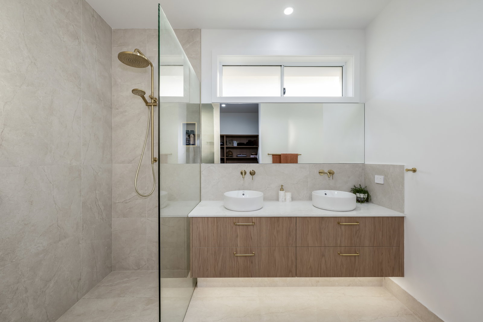 4 Sarazen Street, Coral Cove  QLD  4670