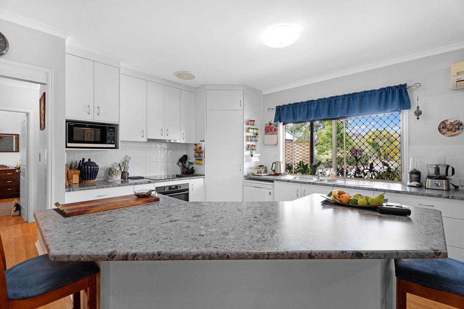 19 Brooke Court, Oakhurst  QLD  4650