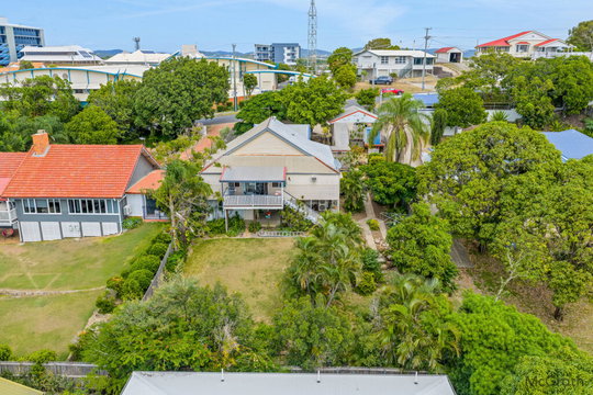 38 Auckland Street, Gladstone Central  QLD  4680