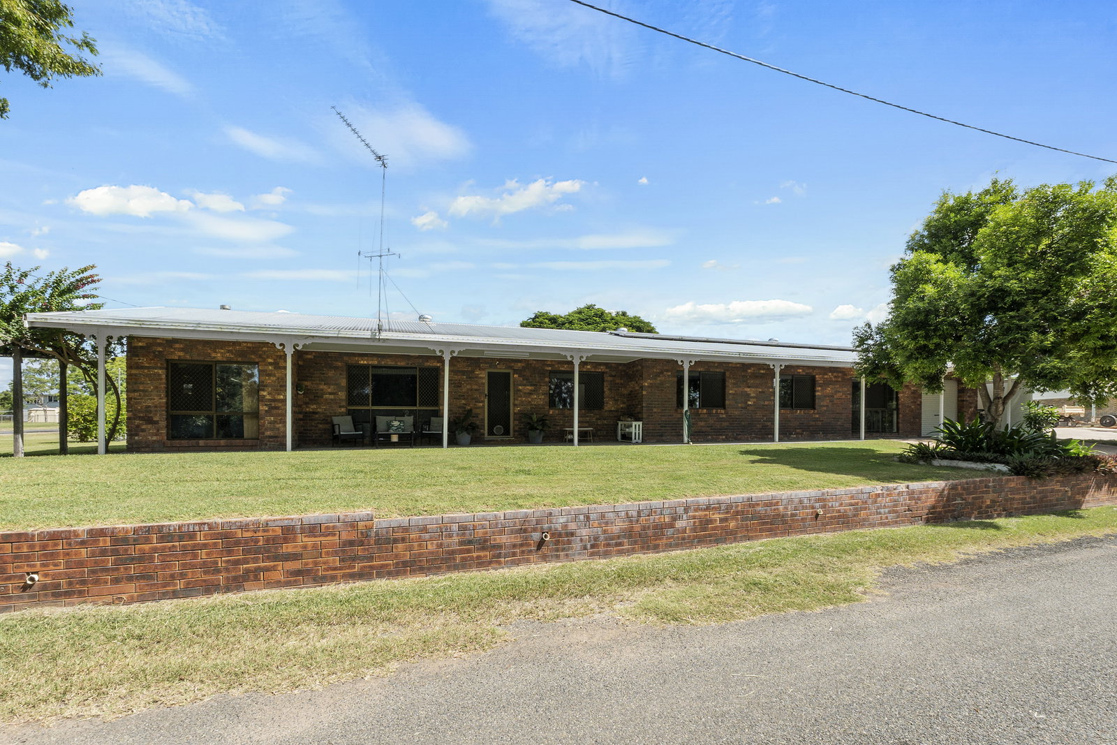 2 Downing Street, Gayndah  QLD  4625
