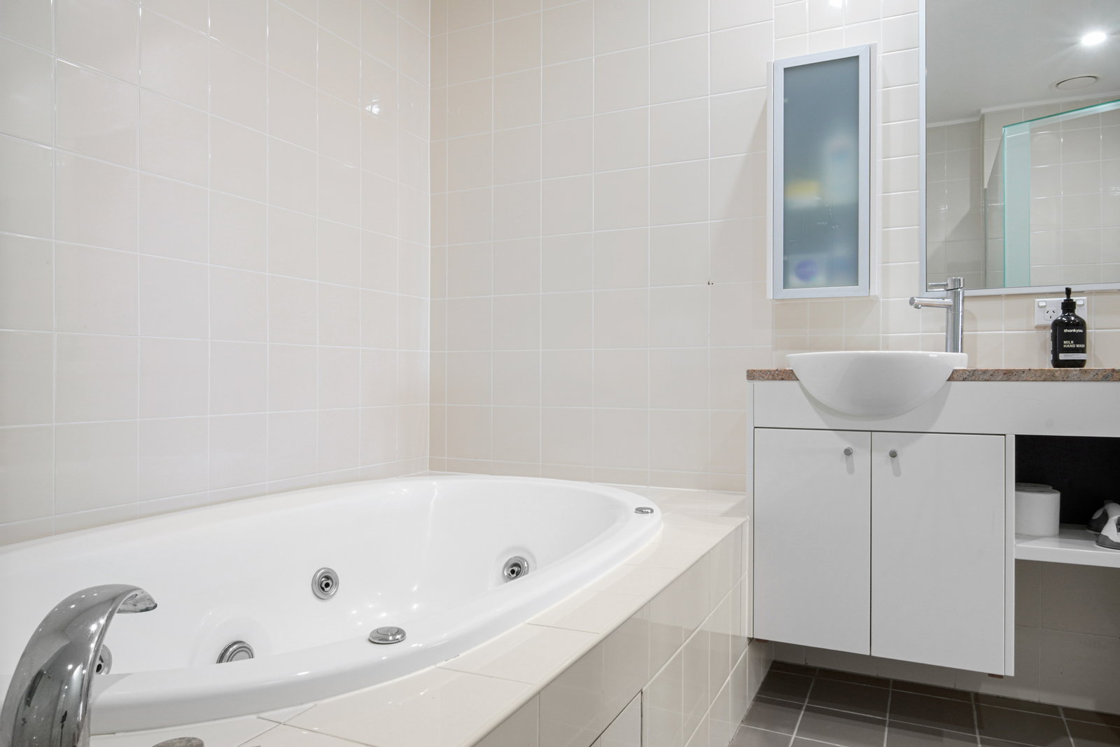 125/9-11 Beaches Village Circuit, Agnes Water  QLD  4677