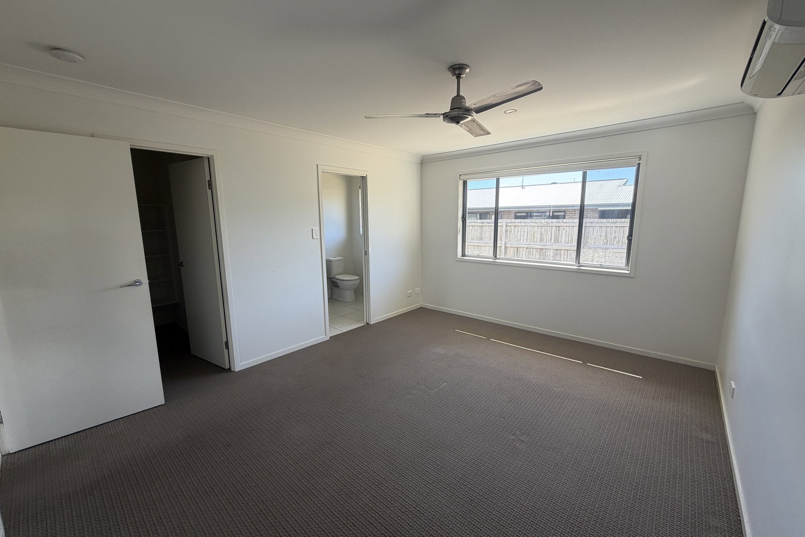 27 Parkway Crescent, Kirkwood  QLD  4680
