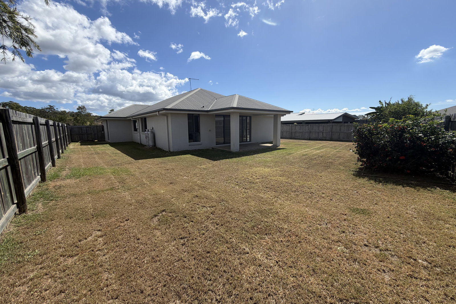 27 Parkway Crescent, Kirkwood  QLD  4680